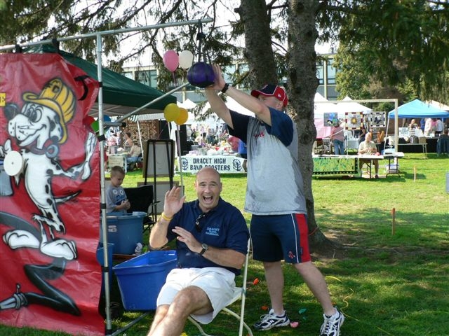 oldhomeday06035.jpg